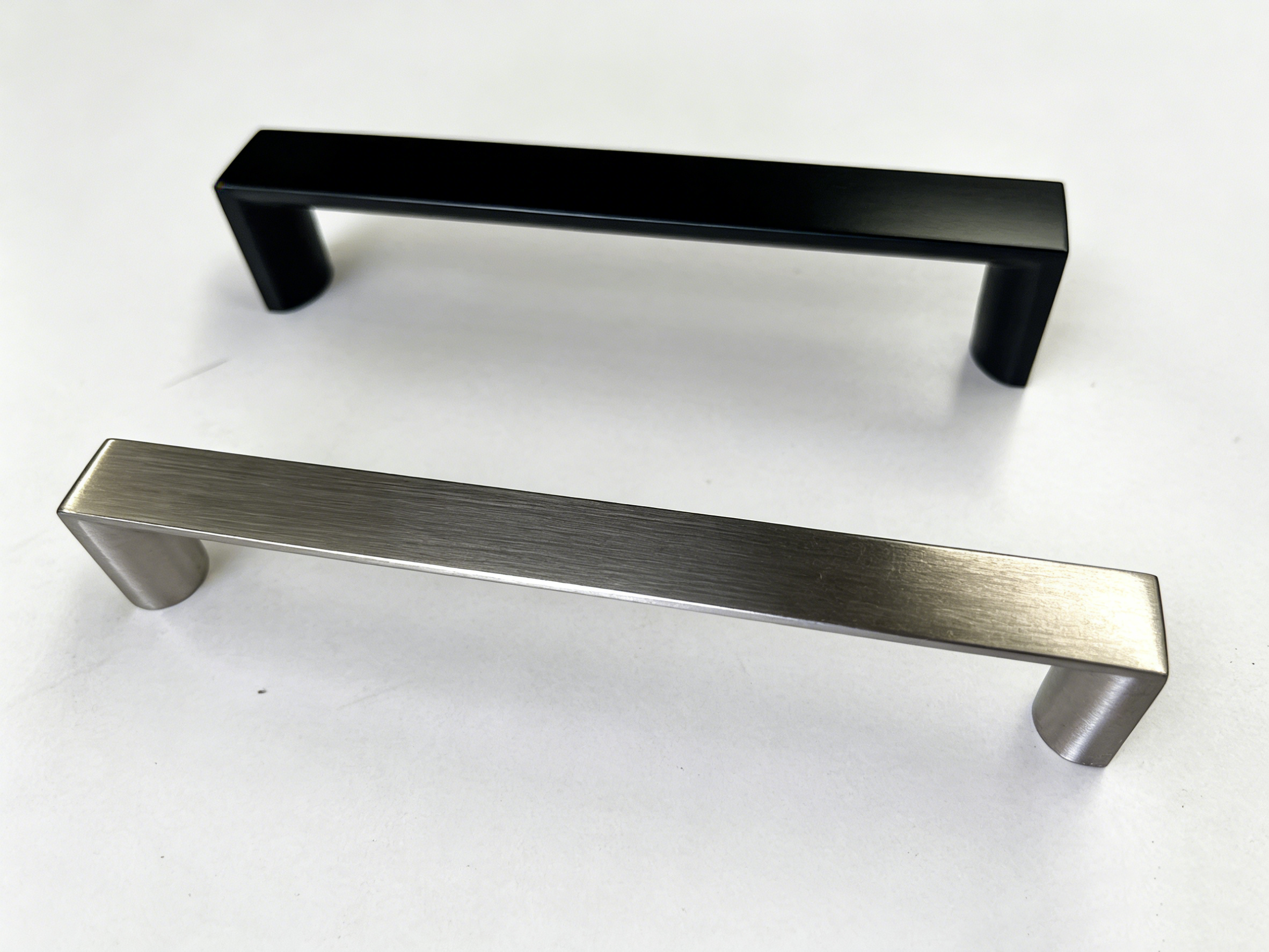 Aluminium Alloy D-Shaped Cabinet Handle – 96–370 mm | Matte Black & Nickel Finish
