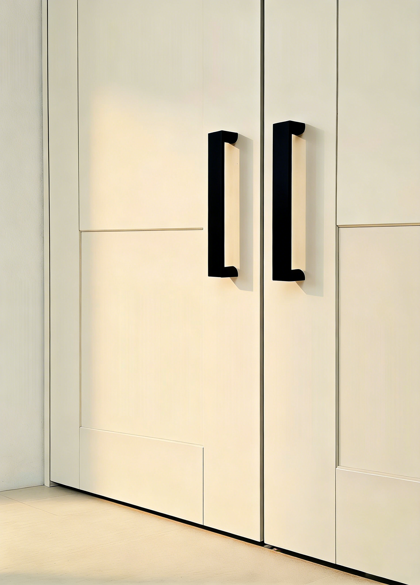 Aluminium Alloy D-Shaped Cabinet Handle – 96–370 mm | Matte Black & Nickel Finish